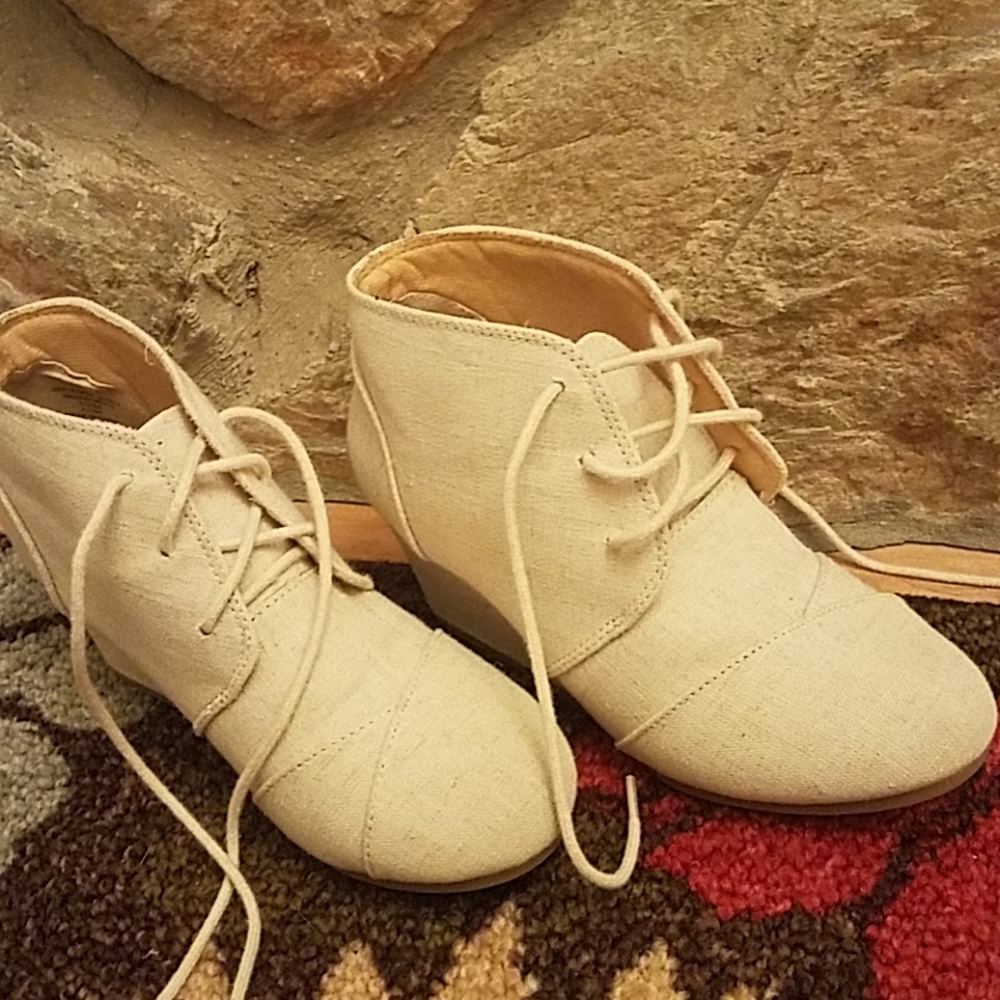 Short dressy shoes
